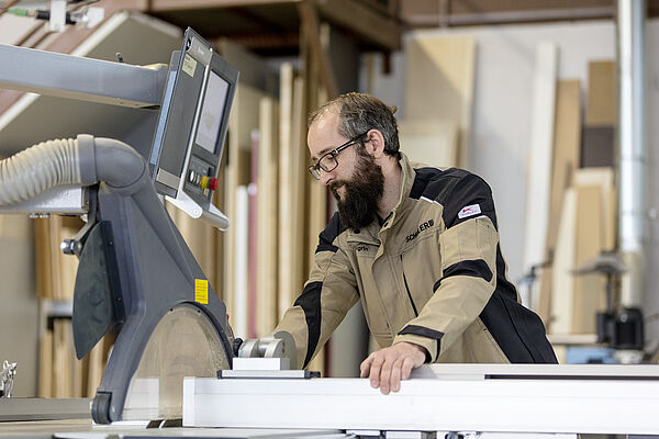 Schuler Trucks - Jobs & Karriere - Tischler