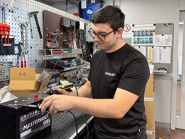 Schuler Trucks - Jobs & Karriere - Elektriker