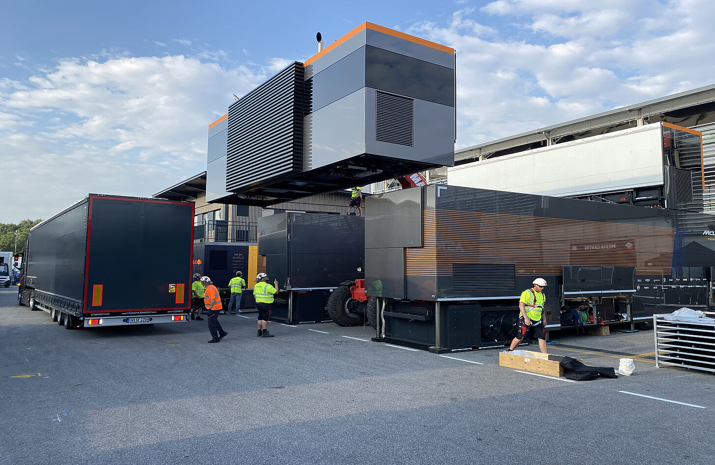 Schuler_Motorhome_McLaren_F1_Team