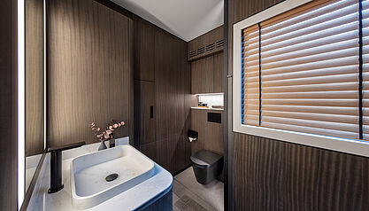 SCHULER MOTORHOME DRIVER SUITE LUXUS MOTORSPORT